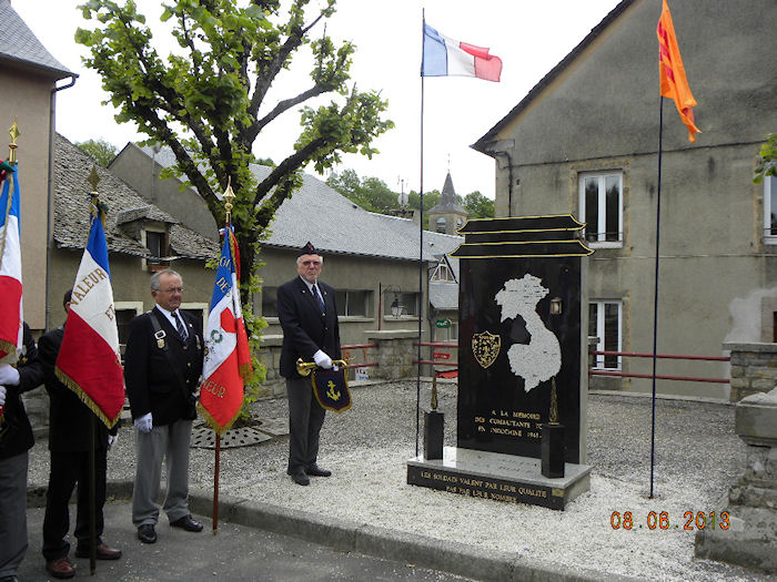 cérémonie au Mémorial d'Indochine de l'Aveyron